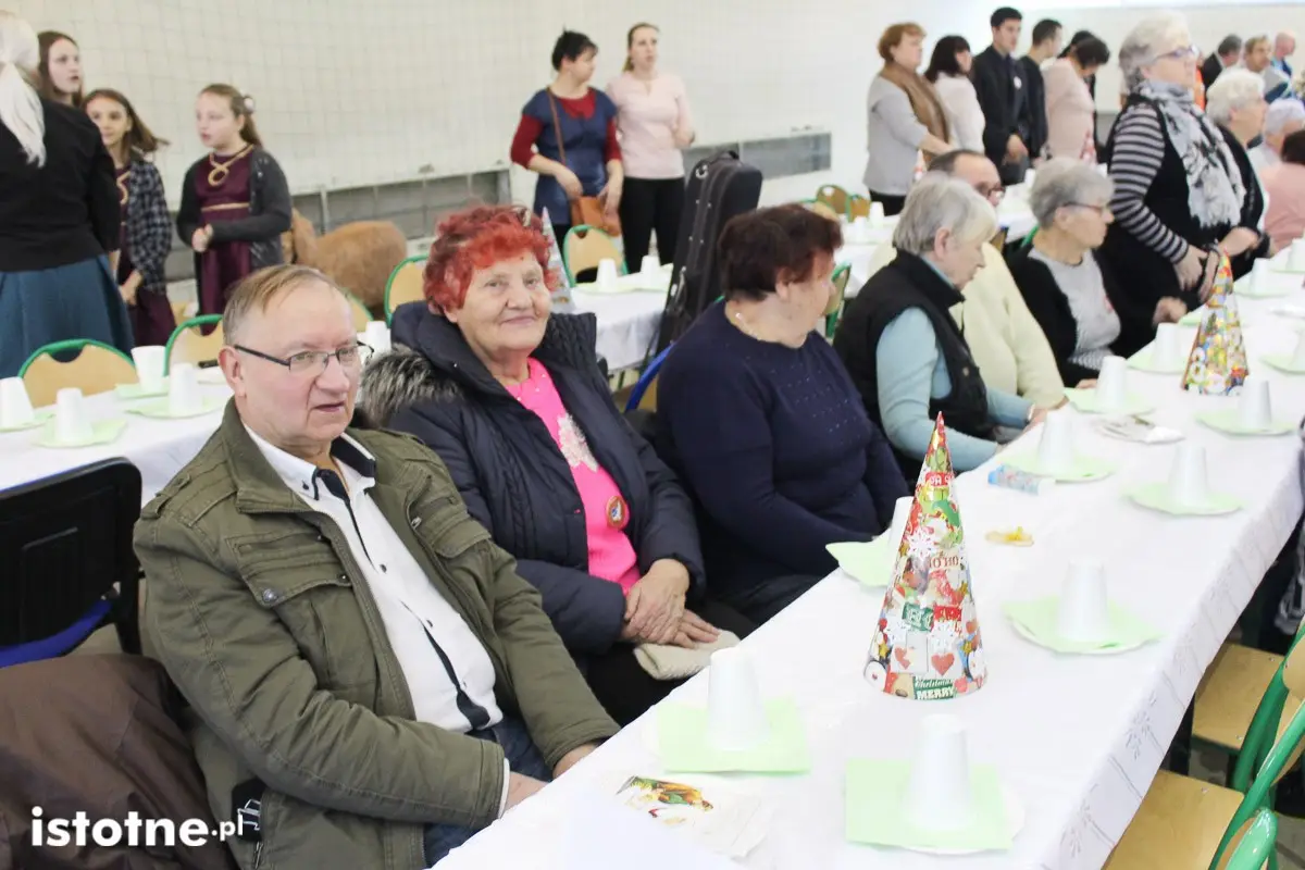 Trwa 18 Opłatek Integracyjny osób niepełnosprawnych