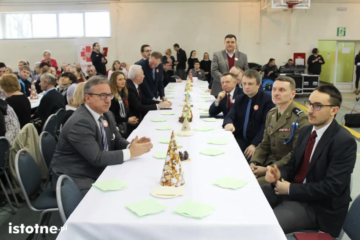 Trwa 18 Opłatek Integracyjny osób niepełnosprawnych