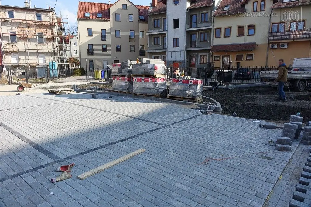 Będzie droga wewnętrzna Łokietka-Piaskowa, parking i plac zabaw
