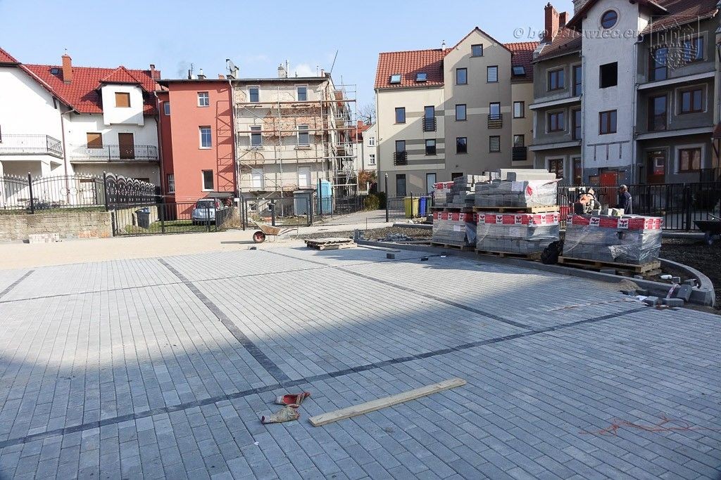 Będzie droga wewnętrzna Łokietka-Piaskowa, parking i plac zabaw