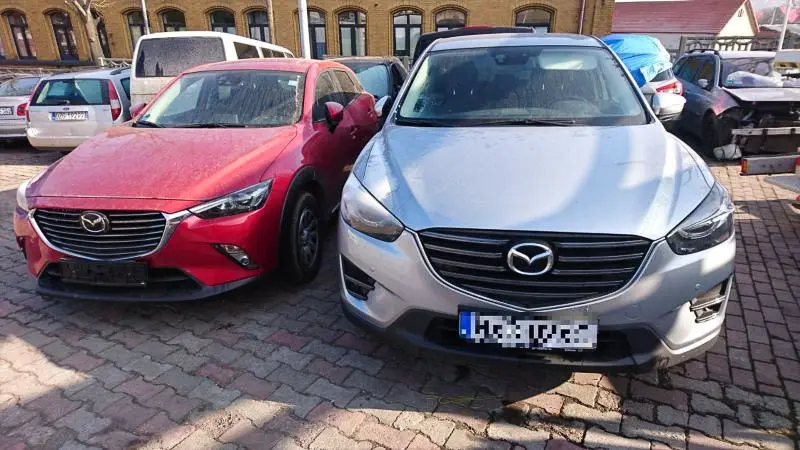 Dzielnicowi odzyskali dwie skradzione w Niemczech Mazdy