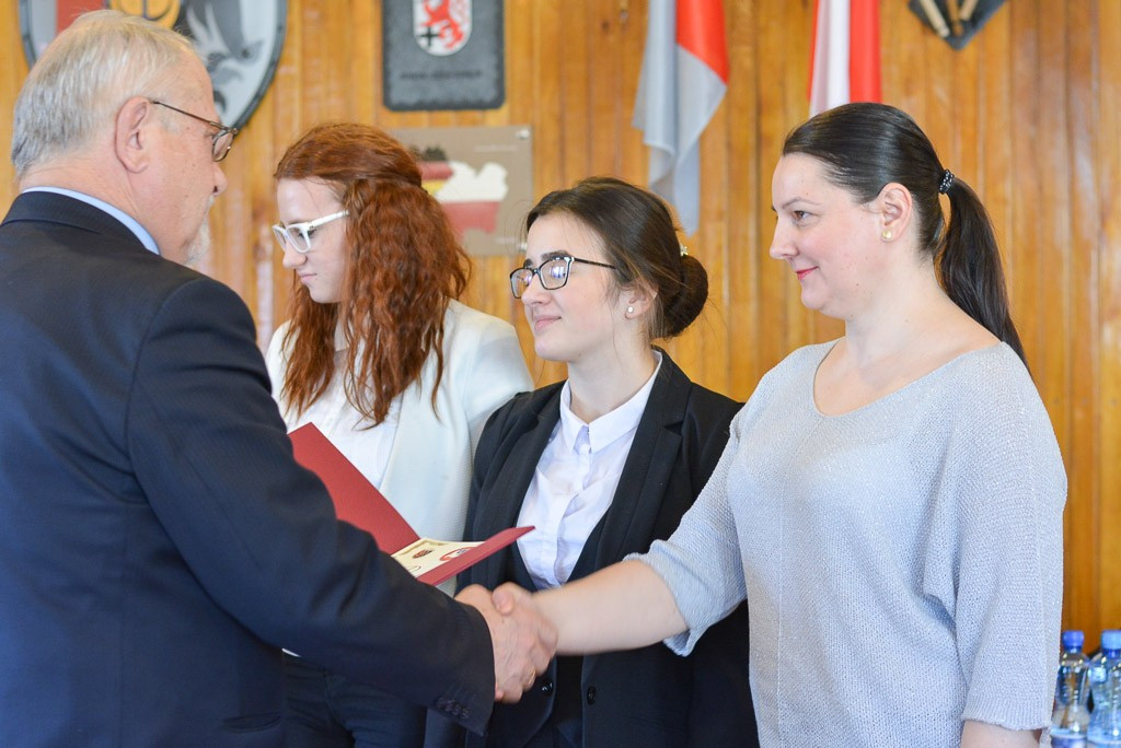 Pomagali przy Opłatku. Wolontariusze z powiatowych szkół uhonorowani