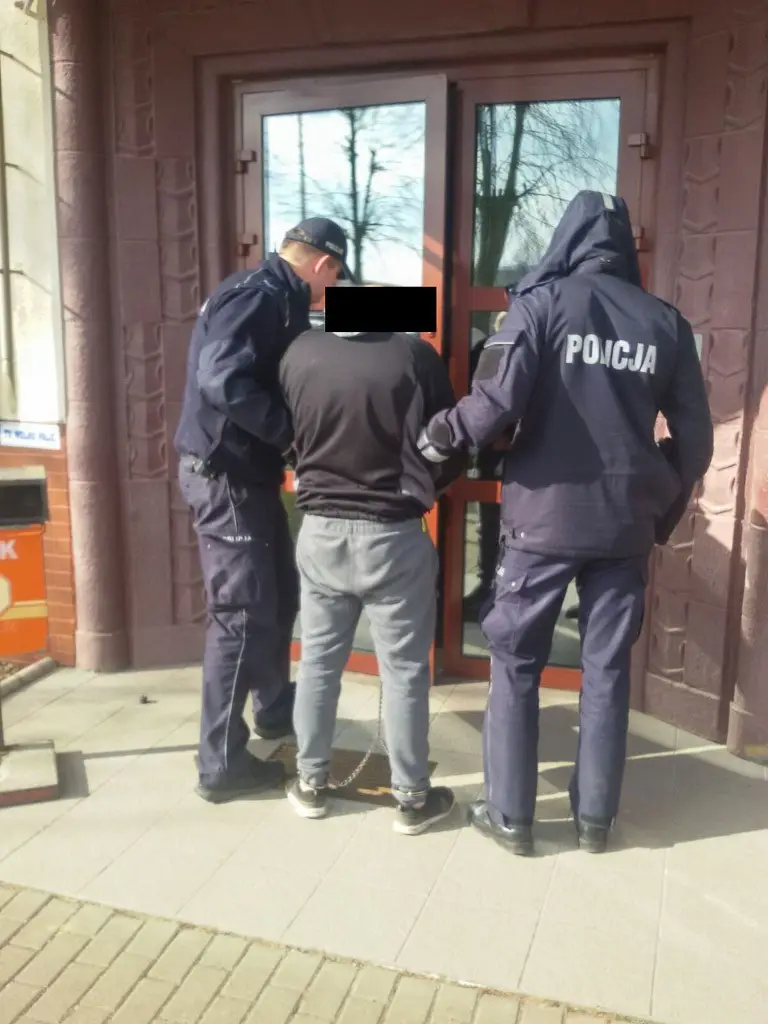 Bez powodu zaatakowali nastolatków w centrum miasta. Jest areszt