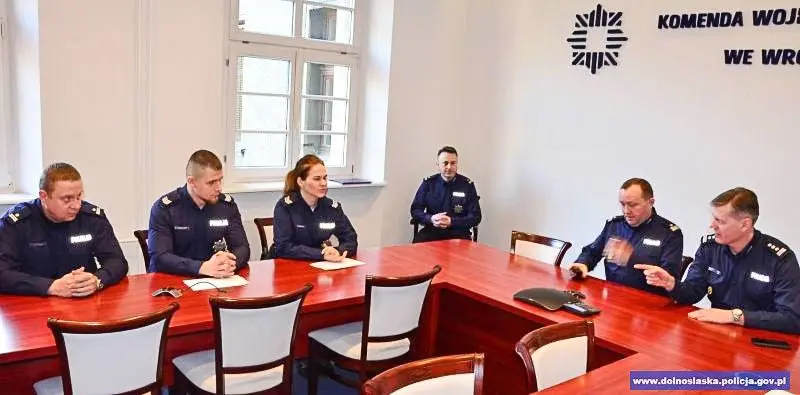 Policjanci nagrodzeni za ratowanie ludzkiego życia i profesjonalizm
