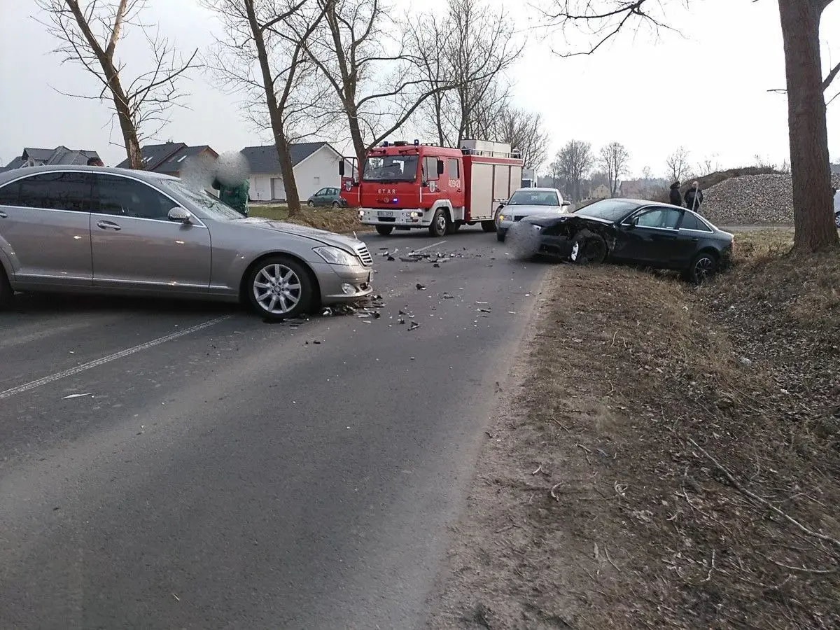 Wypadek koło Brzeźnika. Jedna osoba ranna