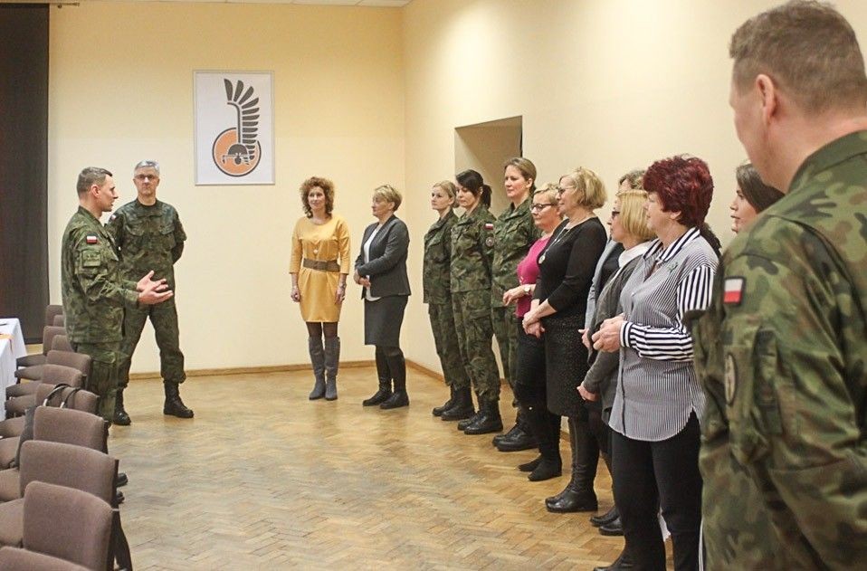 Artylerzyści pamiętali o Dniu Kobiet