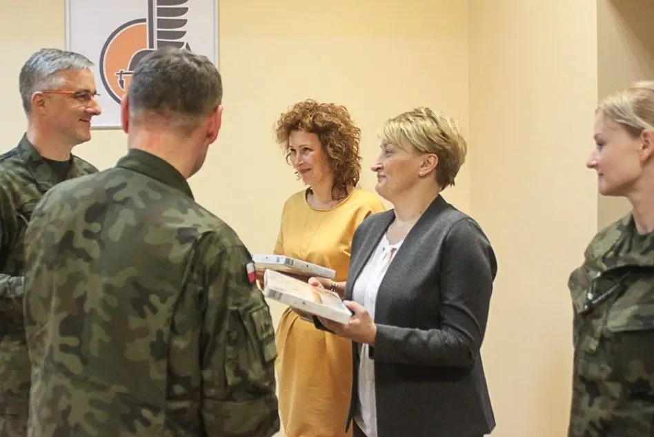 Artylerzyści pamiętali o Dniu Kobiet