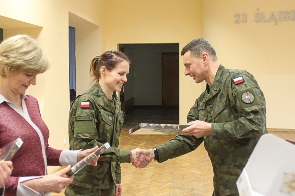 Artylerzyści pamiętali o Dniu Kobiet