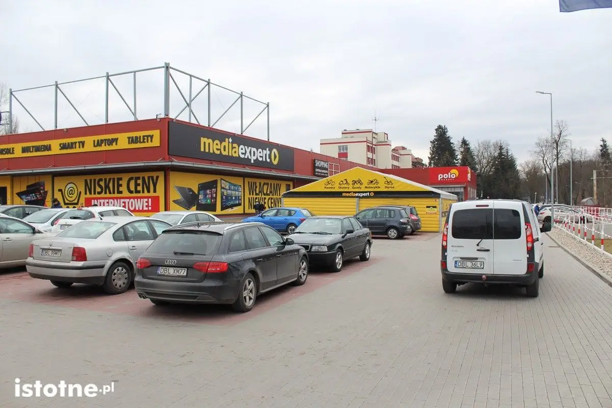Trwa sobotni szturm na markety