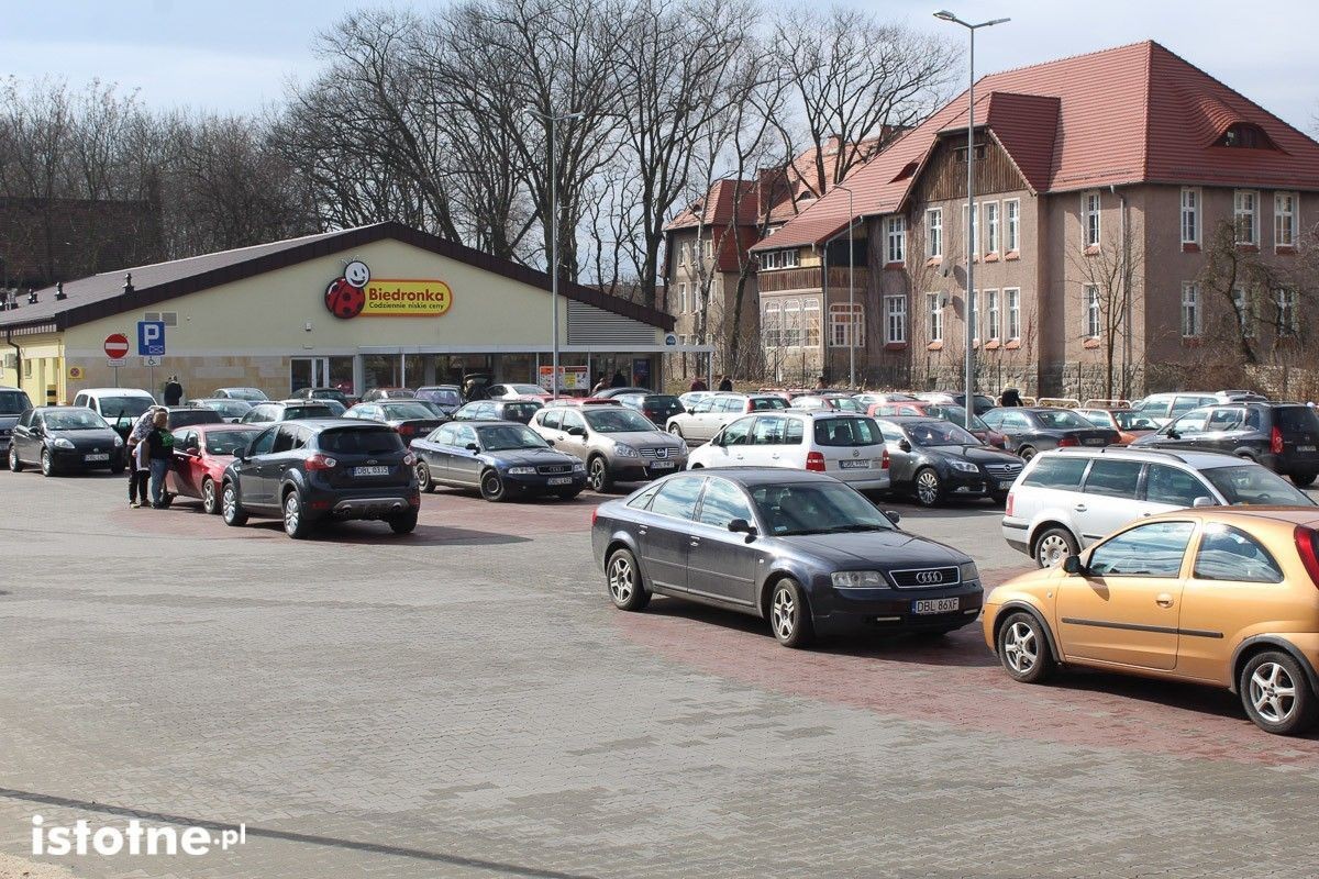 Trwa sobotni szturm na markety