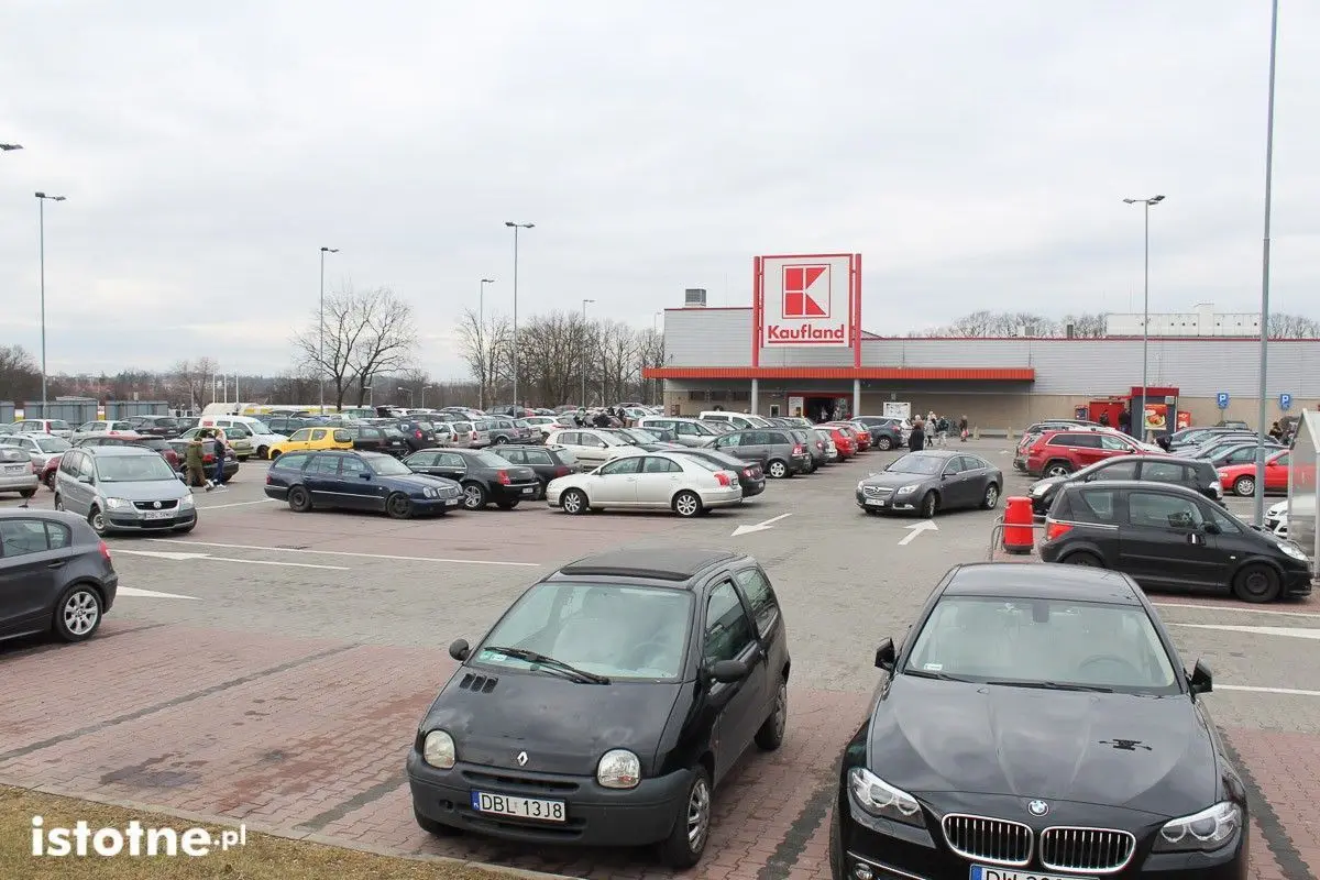Trwa sobotni szturm na markety