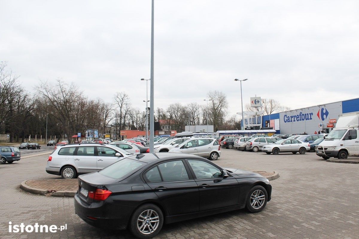 Trwa sobotni szturm na markety