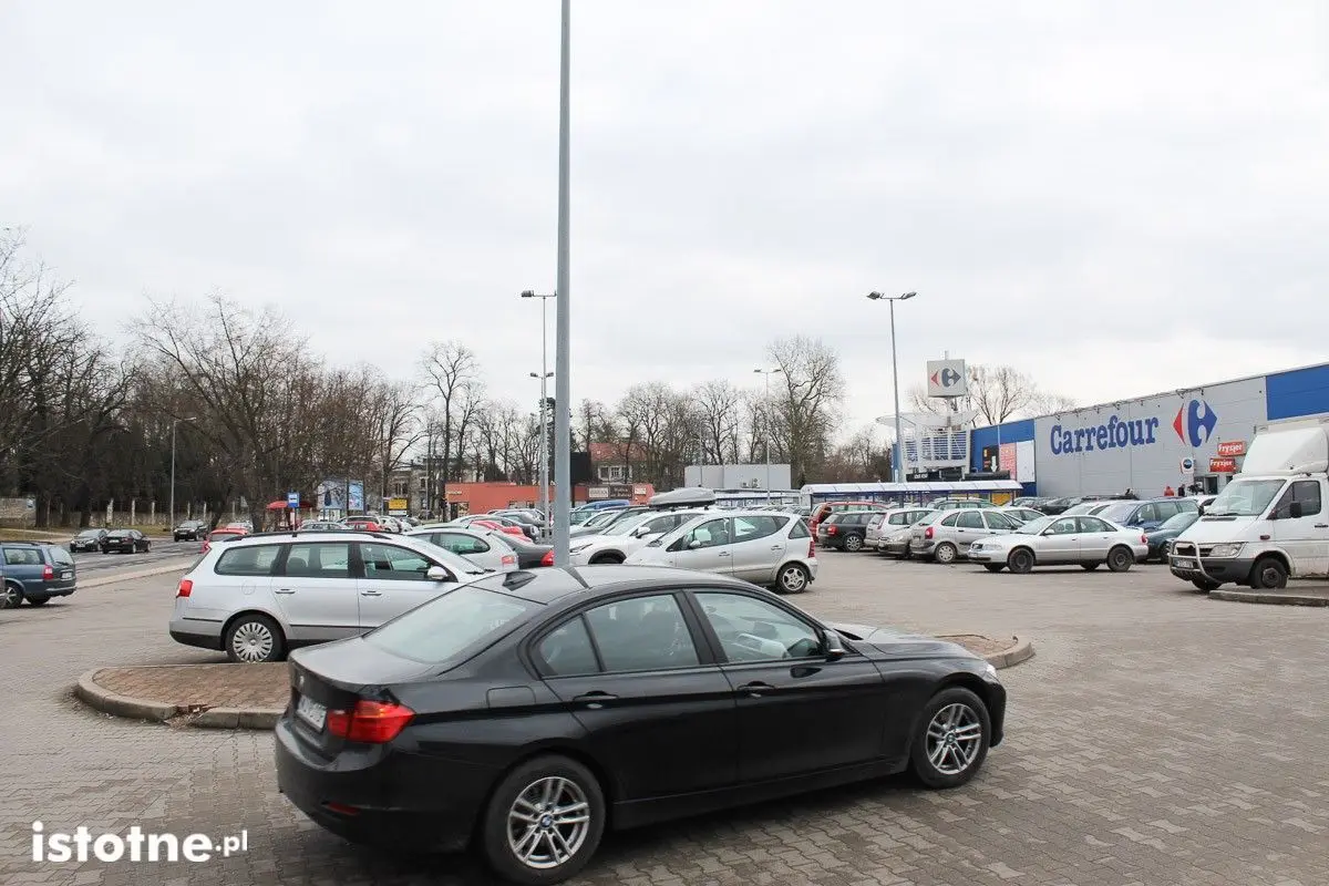 Trwa sobotni szturm na markety