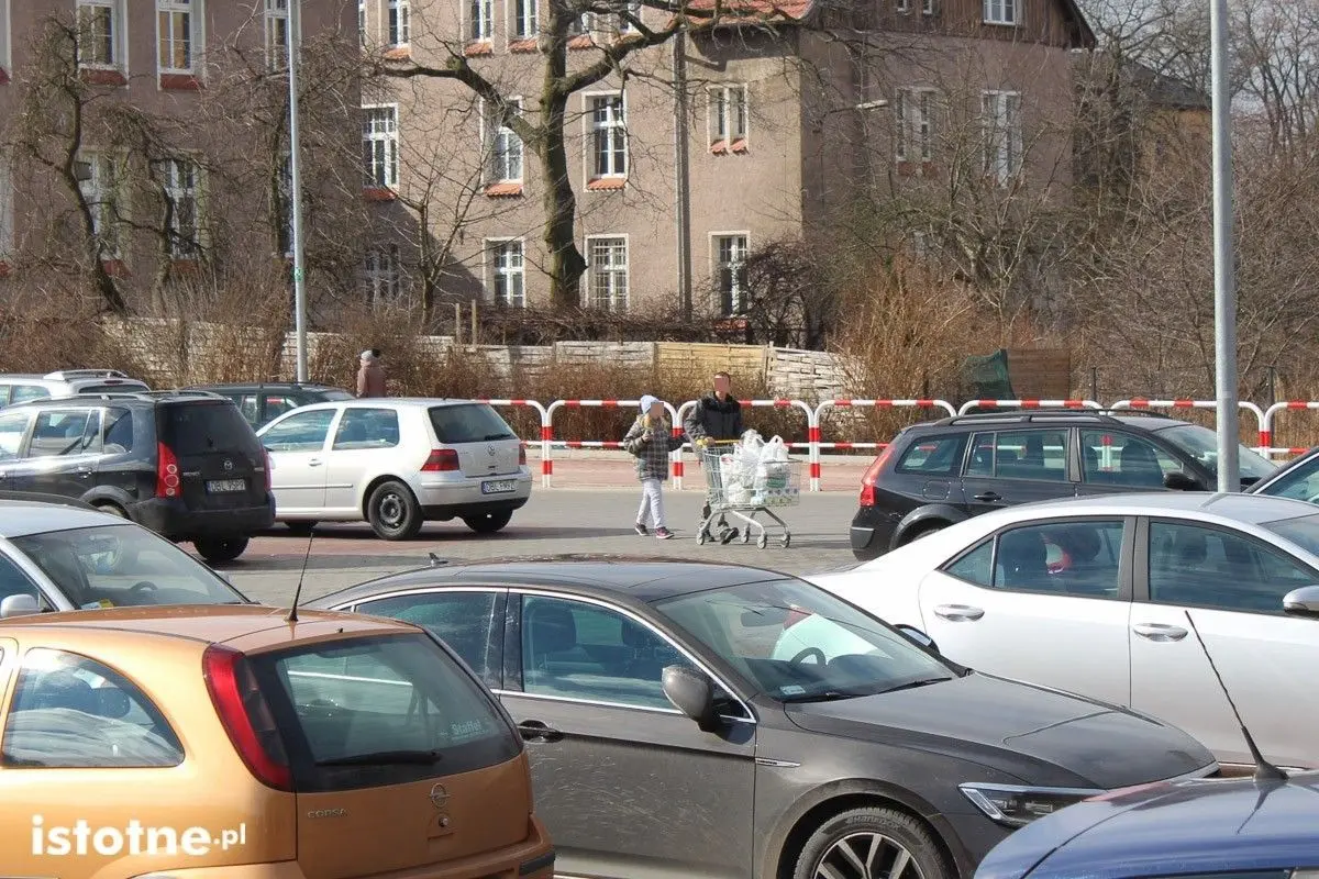 Trwa sobotni szturm na markety