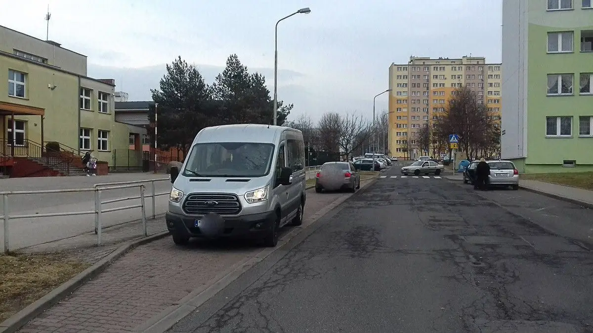 Nagminnie parkują w zatoczce dla autobusów