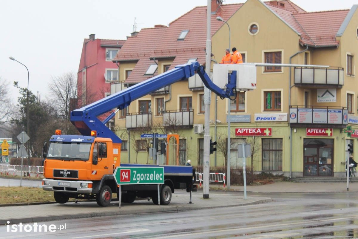 Rozpoczął się montaż sygnalizacji przy Zgorzeleckiej