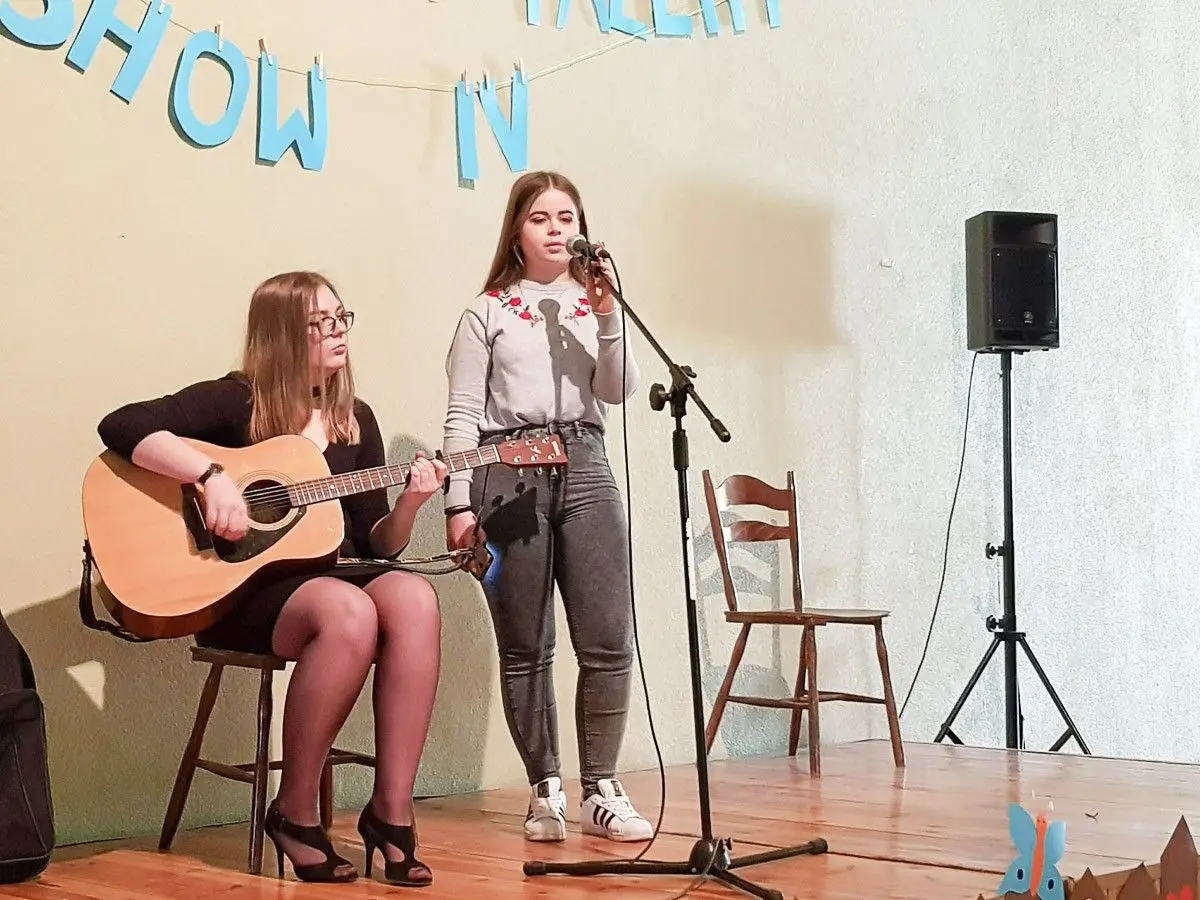 II LO: piosenką powitali wiosnę
