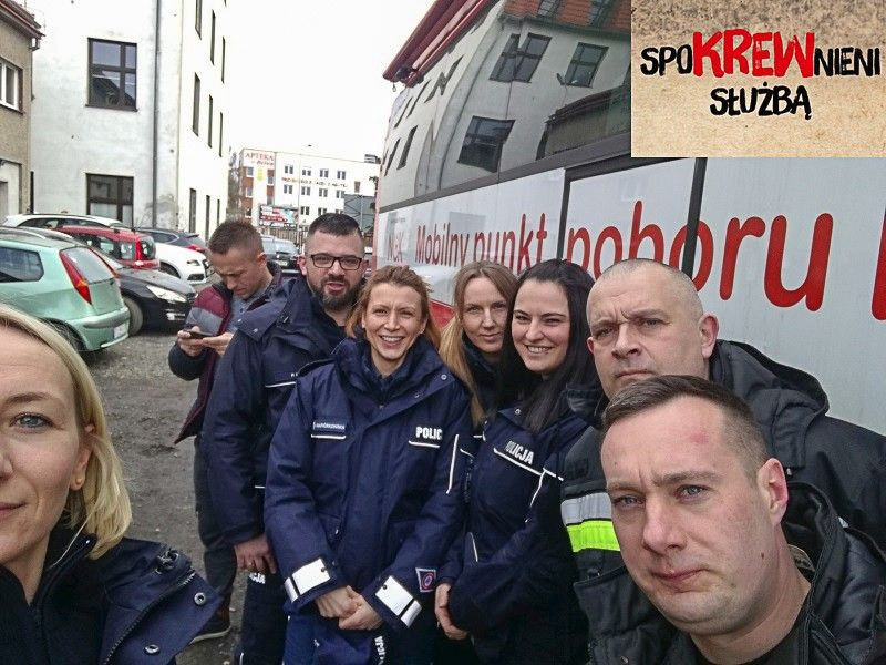 Mundurowi oddawali krew w ramach akcji „SpoKREWnieni służbą”