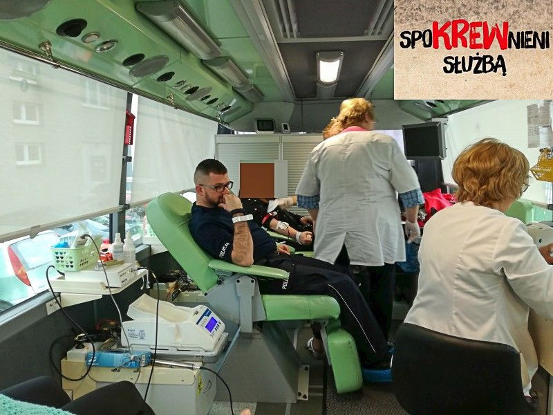 Mundurowi oddawali krew w ramach akcji „SpoKREWnieni służbą”