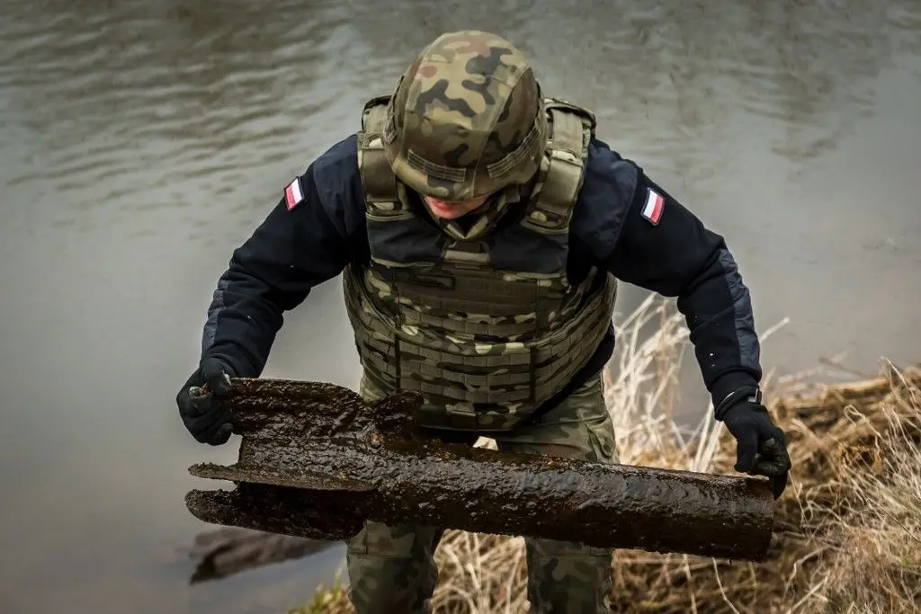 Niebezpieczne znalezisko! Rakiety z czasów II wojny światowej w Bobrze