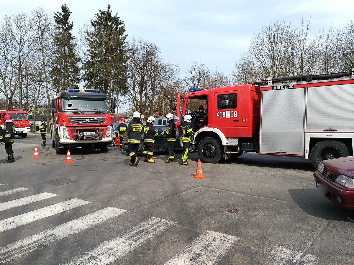 Kolizja na skrzyżowaniu ulic Kosiby i Murarskiej. 5 osób rannych