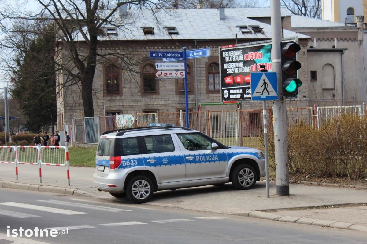 Akcja straży na Wesołej. Dwie osoby zatruły się tlenkiem węgla
