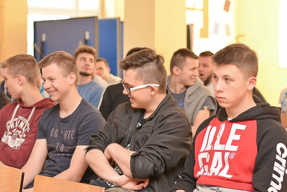 Podpisanie umowy patronackiej między Zespołem Szkół Mechanicznych w Bolesławcu a Kopalnią Gipsu i Anhydrytu Nowy Ląd w Niwnicach