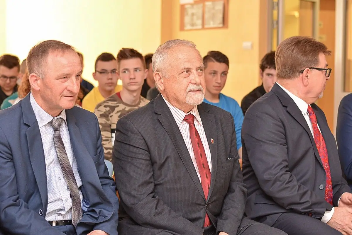 Podpisanie umowy patronackiej między Zespołem Szkół Mechanicznych w Bolesławcu a Kopalnią Gipsu i Anhydrytu Nowy Ląd w Niwnicach