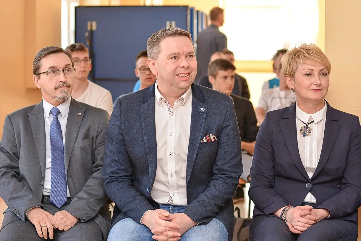 Podpisanie umowy patronackiej między Zespołem Szkół Mechanicznych w Bolesławcu a Kopalnią Gipsu i Anhydrytu Nowy Ląd w Niwnicach