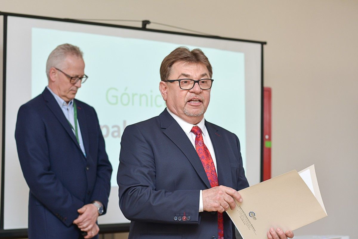 Podpisanie umowy patronackiej między Zespołem Szkół Mechanicznych w Bolesławcu a Kopalnią Gipsu i Anhydrytu Nowy Ląd w Niwnicach