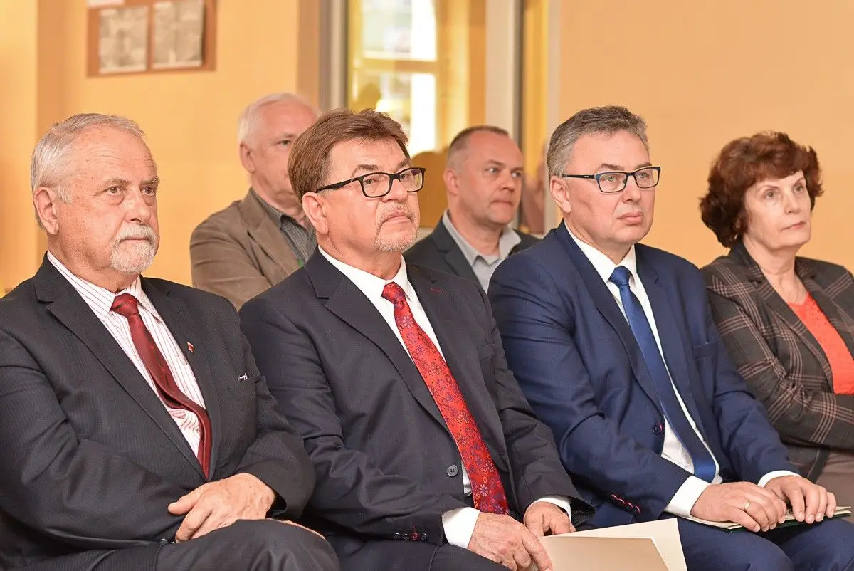 Podpisanie umowy patronackiej między Zespołem Szkół Mechanicznych w Bolesławcu a Kopalnią Gipsu i Anhydrytu Nowy Ląd w Niwnicach