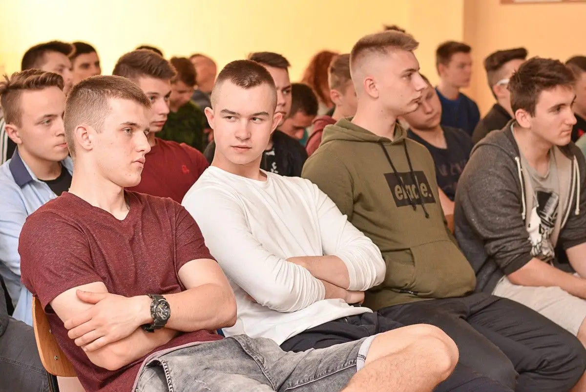 Podpisanie umowy patronackiej między Zespołem Szkół Mechanicznych w Bolesławcu a Kopalnią Gipsu i Anhydrytu Nowy Ląd w Niwnicach
