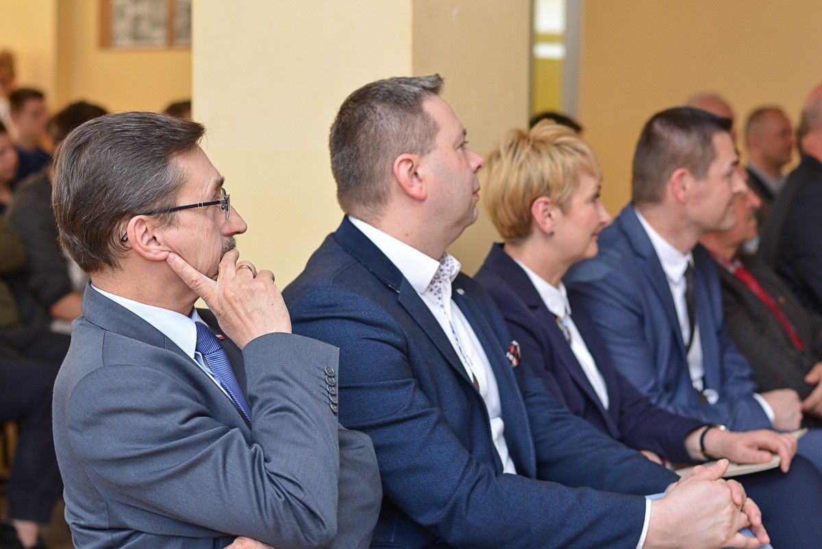 Podpisanie umowy patronackiej między Zespołem Szkół Mechanicznych w Bolesławcu a Kopalnią Gipsu i Anhydrytu Nowy Ląd w Niwnicach