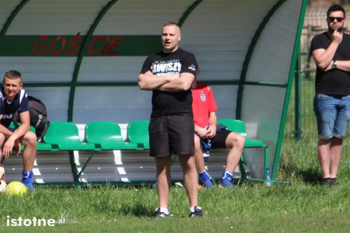 Dwa gole i dwie czerwone kartki na meczu w Łaziskach