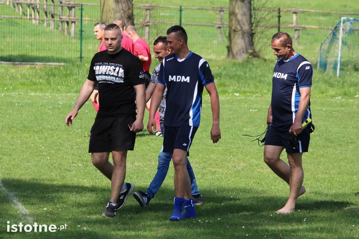 Dwa gole i dwie czerwone kartki na meczu w Łaziskach