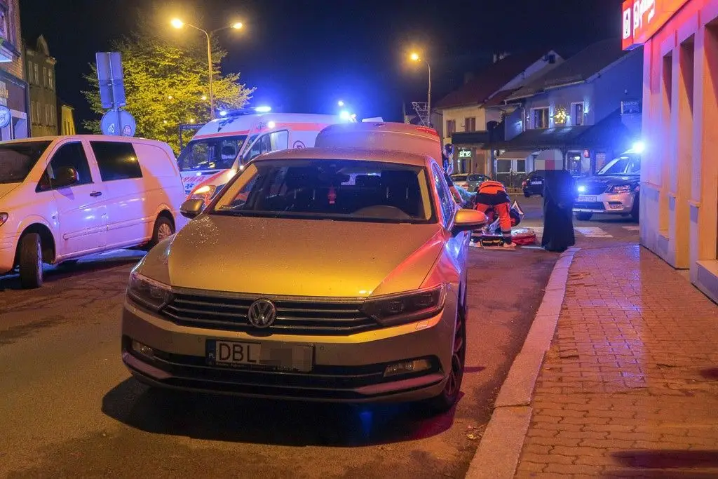 Ksiądz potrącił pieszego na pasach