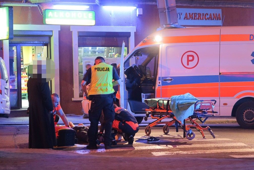 Ksiądz potrącił pieszego na pasach