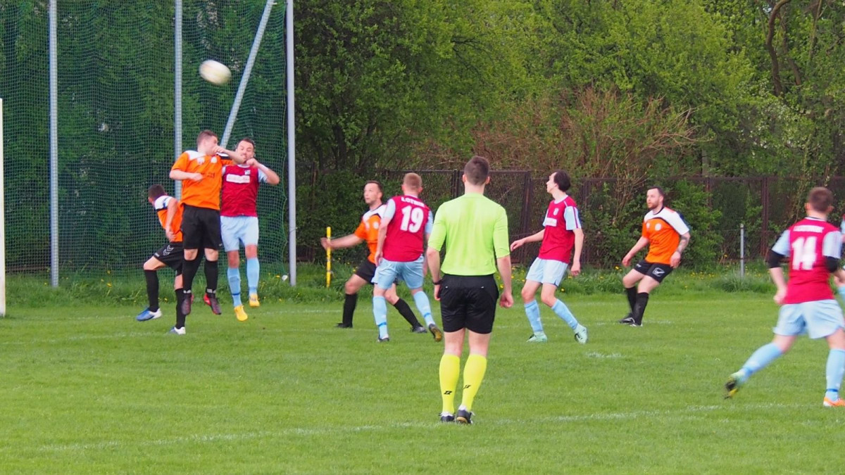 BKS: remis w zaległym meczu w Jeżowie