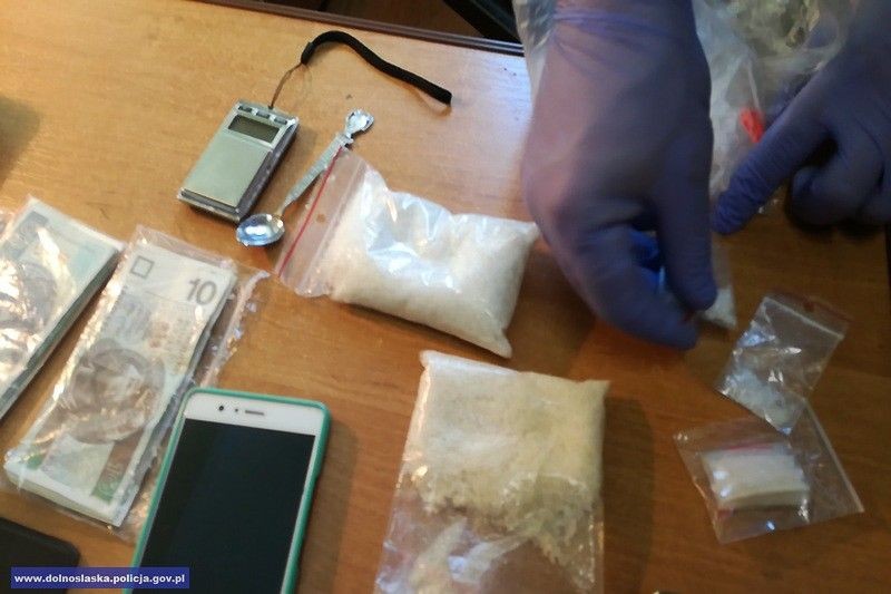 Wpadli z dużą ilością narkotyków. 4 osoby zatrzymane