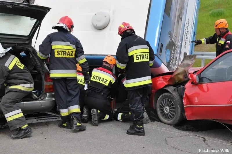 Nasi strażacy na widowiskowych ćwiczeniach na S3