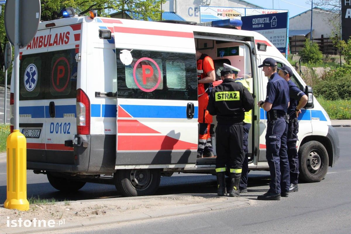 Zderzenie Skody z Renault na skrzyżowaniu Cieszkowskiego z Modłową