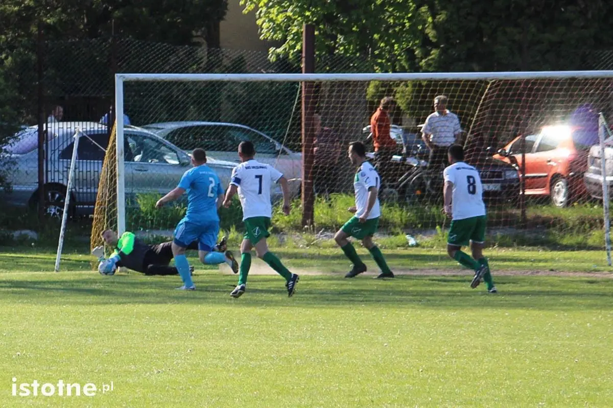 Kumoś Show w Zebrzydowej. Sparta pokonuje BKS 4:1