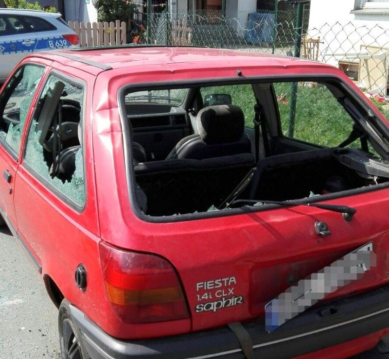 Po pijaku zdemolował auto maczetą. I groził swojej byłej