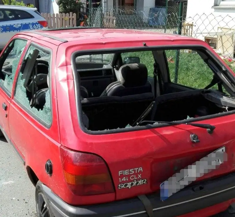 Po pijaku zdemolował auto maczetą. I groził swojej byłej