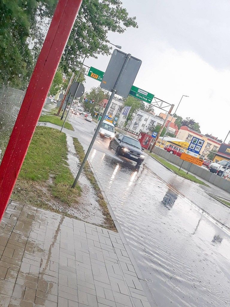 Ul. Jeleniogórska po oberwaniu chmury