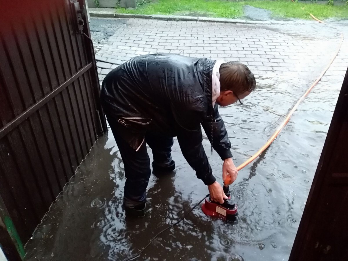 Zalany garaż przy Alei Tysiąclecia