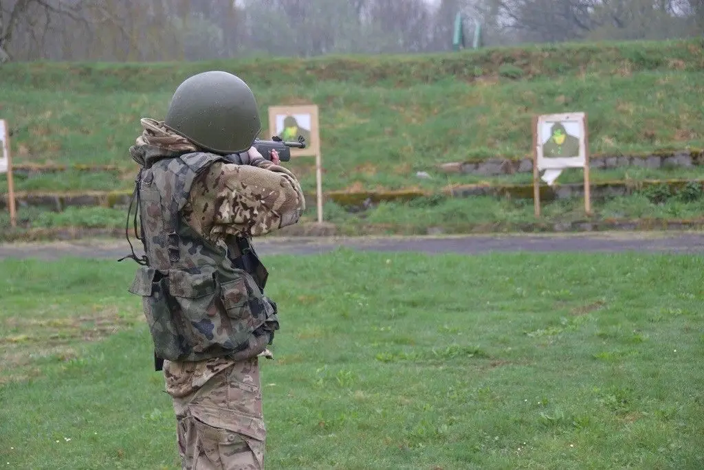 Uczniowie klas mundurowych na ćwiczeniach Commando 2018