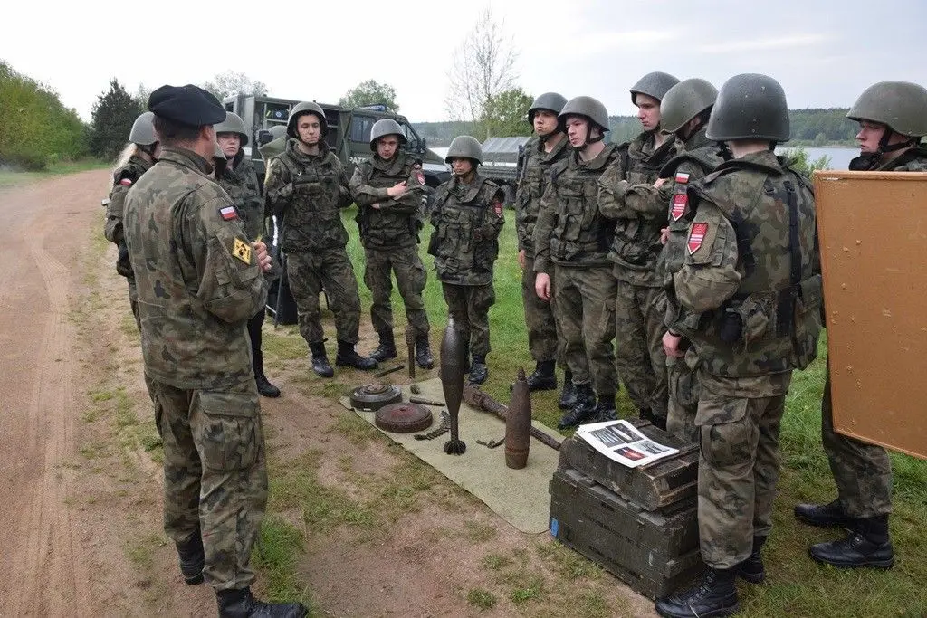 Uczniowie klas mundurowych na ćwiczeniach Commando 2018
