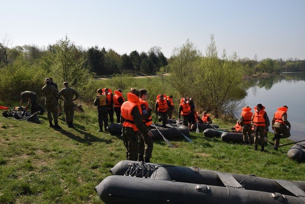 Uczniowie klas mundurowych na ćwiczeniach Commando 2018