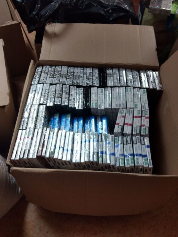 Wpadł z nielegalnymi fajkami i tytoniem wartymi niemal 180 tys. zł!